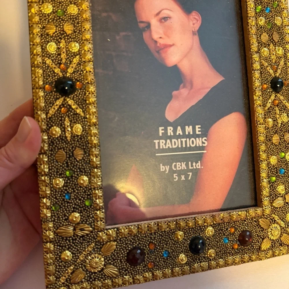Beaded style picture frame
